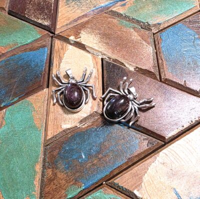 Garnet Spider Pendants - Image 3