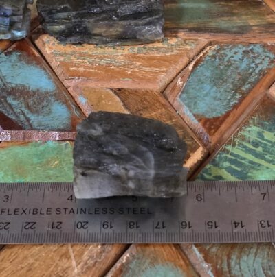 Raw Labradorite - Image 19