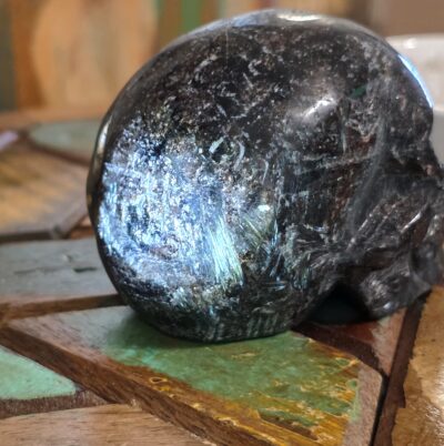 Anthophyllite Skull - Image 3
