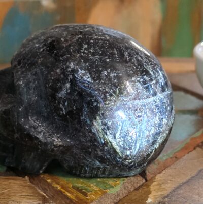 Anthophyllite Skull - Image 4