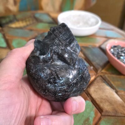 Anthophyllite Skull - Image 9
